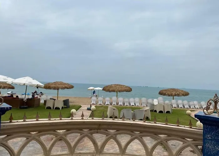 Renovated Super Lux Apartment Chalet Direct Sea View 2 Bed Rooms Al Mamourah شاليه الترا لوكس شاطىء المعموره دور اول على البحر مباشره مع كارنيهات الدخول طوال السنه و الشاطىء الخاص من اول مايو لنهايه اكتوبر للعائلات فقط
