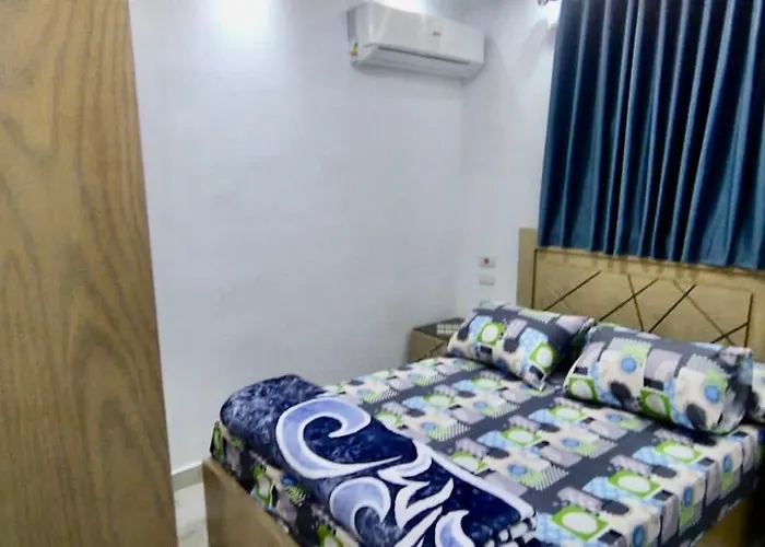 Renovated Super Lux Apartment Chalet Direct Sea View 2 Bed Rooms Al Mamourah شاليه الترا لوكس شاطىء المعموره دور اول على البحر مباشره مع كارنيهات الدخول طوال السنه و الشاطىء الخاص من اول مايو لنهايه اكتوبر للعائلات فقط