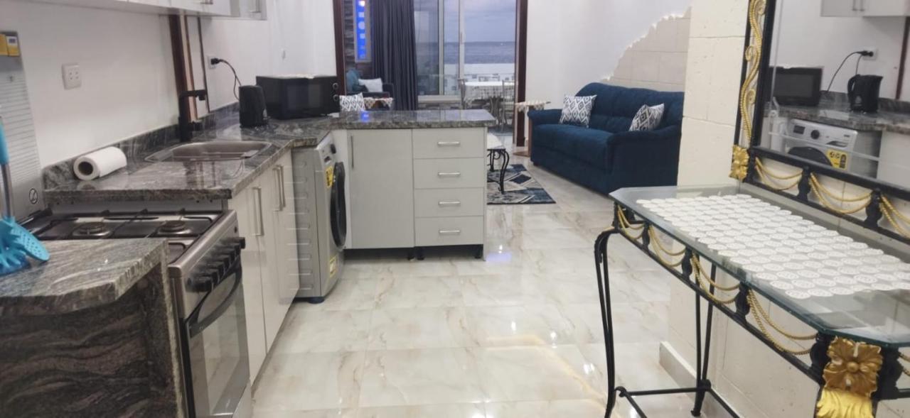 Renovated Beachfront Chalet: Ultra-luxe Sea View In Al Mamourah Apartment Alexandria