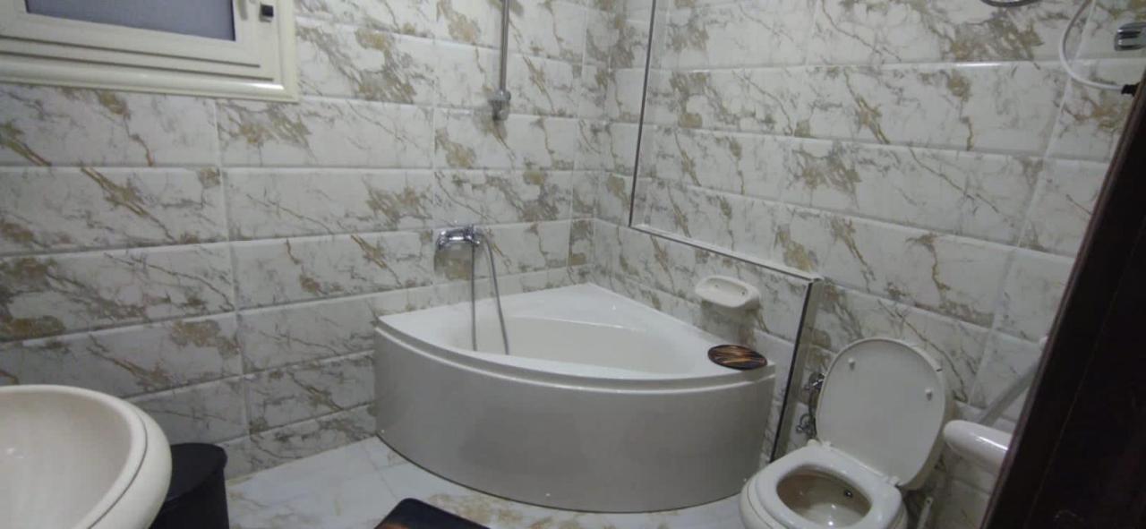 Renovated Beachfront Chalet: Ultra-luxe Sea View In Al Mamourah Alexandria